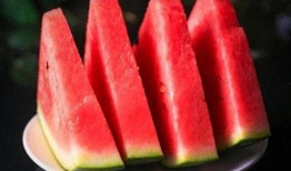 冷日吃瓜,冷日吃瓜，清凉一夏的惬意时光