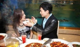 德国吃瓜情侣图片