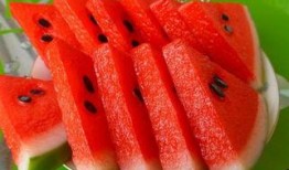 1118蛆虫吃瓜,蛆虫狂欢，瓜果盛宴