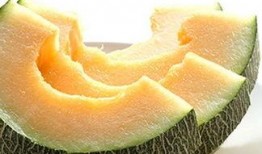 喉咙发炎可以吃哈密瓜,天然润喉佳品