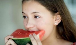 财经女博主吃瓜,娱乐圈背后的“吃瓜”真相