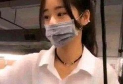 吃瓜口罩眼镜妹,揭秘网红新潮流