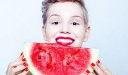 大港美女吃瓜图片,一场视觉盛宴的美食之旅