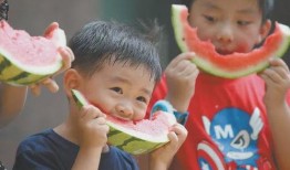 谁在吃瓜,谁在暗中吃瓜，揭秘明星幕后故事